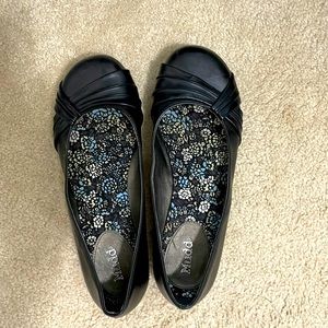 Black Flats Size Women’s 8 1/2